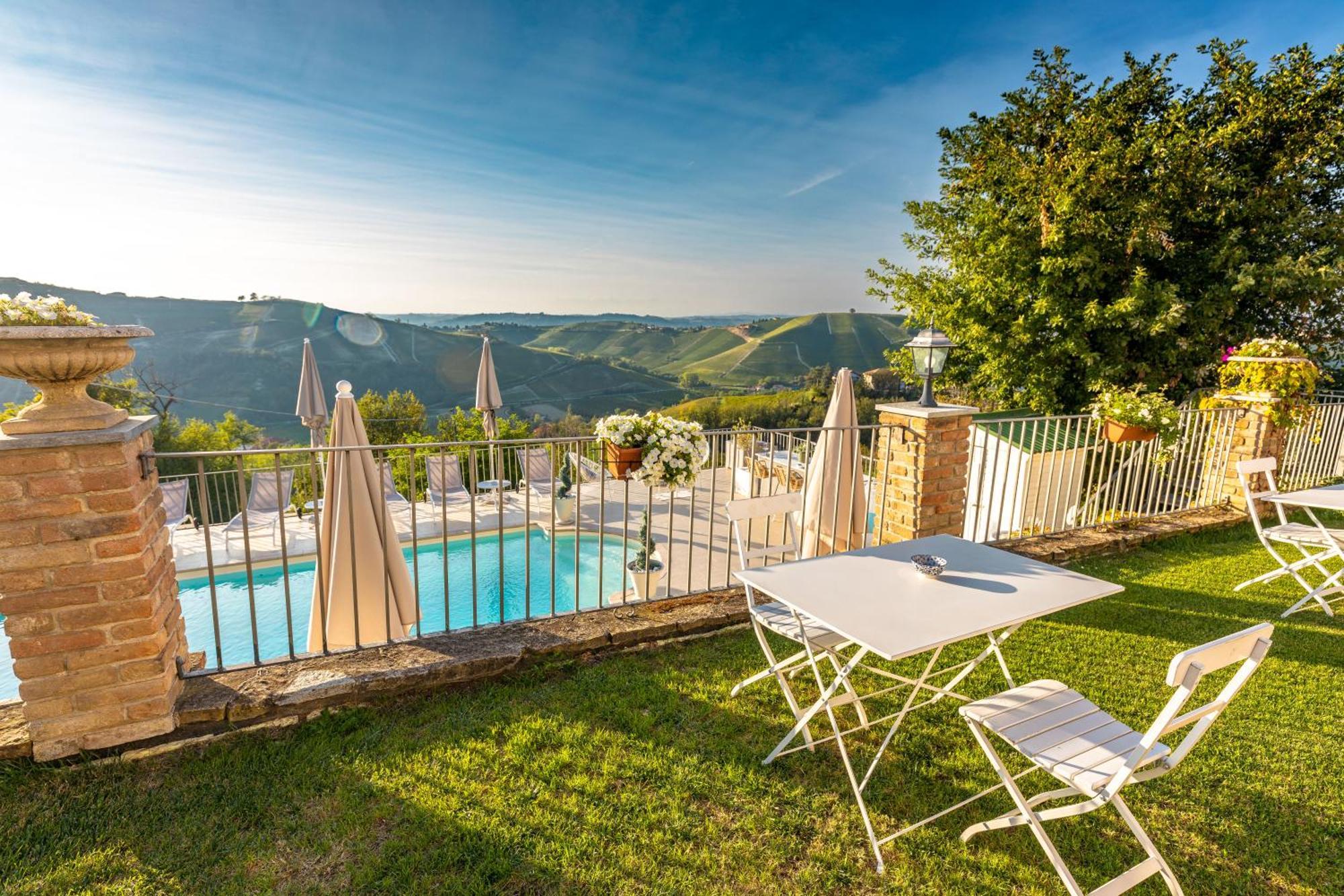 Locanda San Giorgio Neviglie ภายนอก รูปภาพ