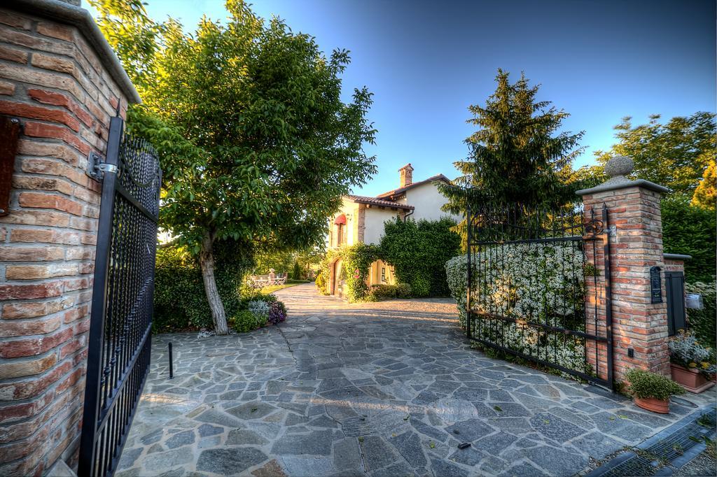 Locanda San Giorgio Neviglie ภายนอก รูปภาพ