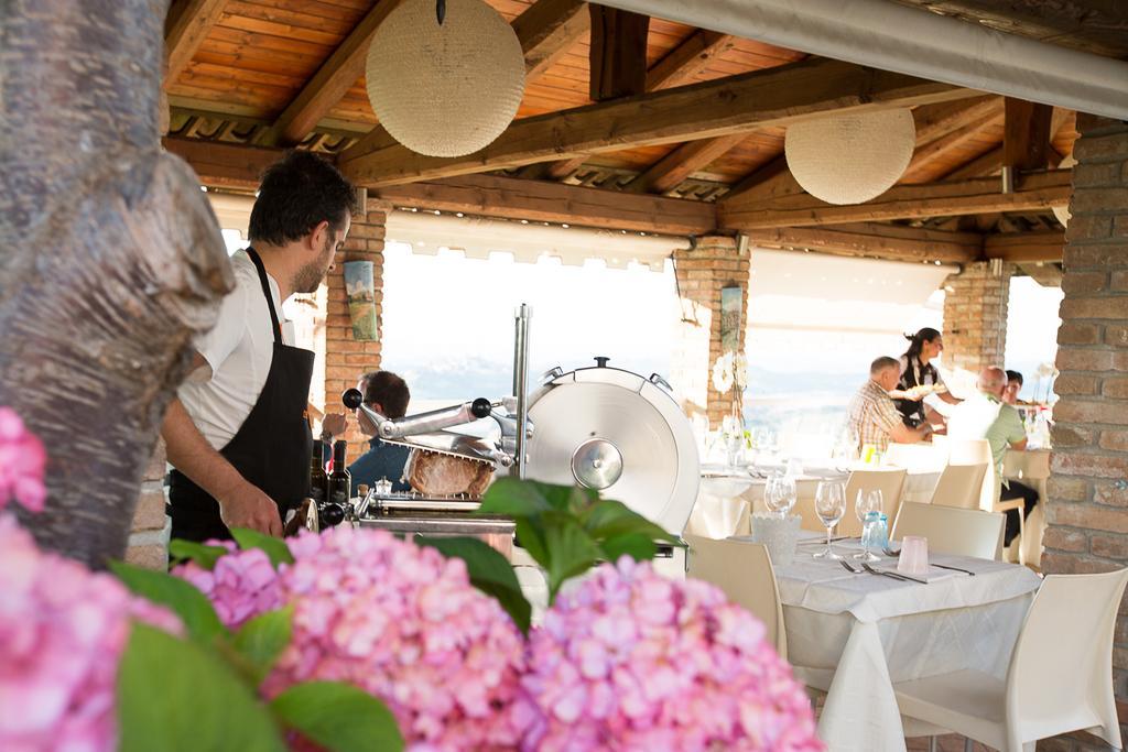 Locanda San Giorgio Neviglie ภายนอก รูปภาพ