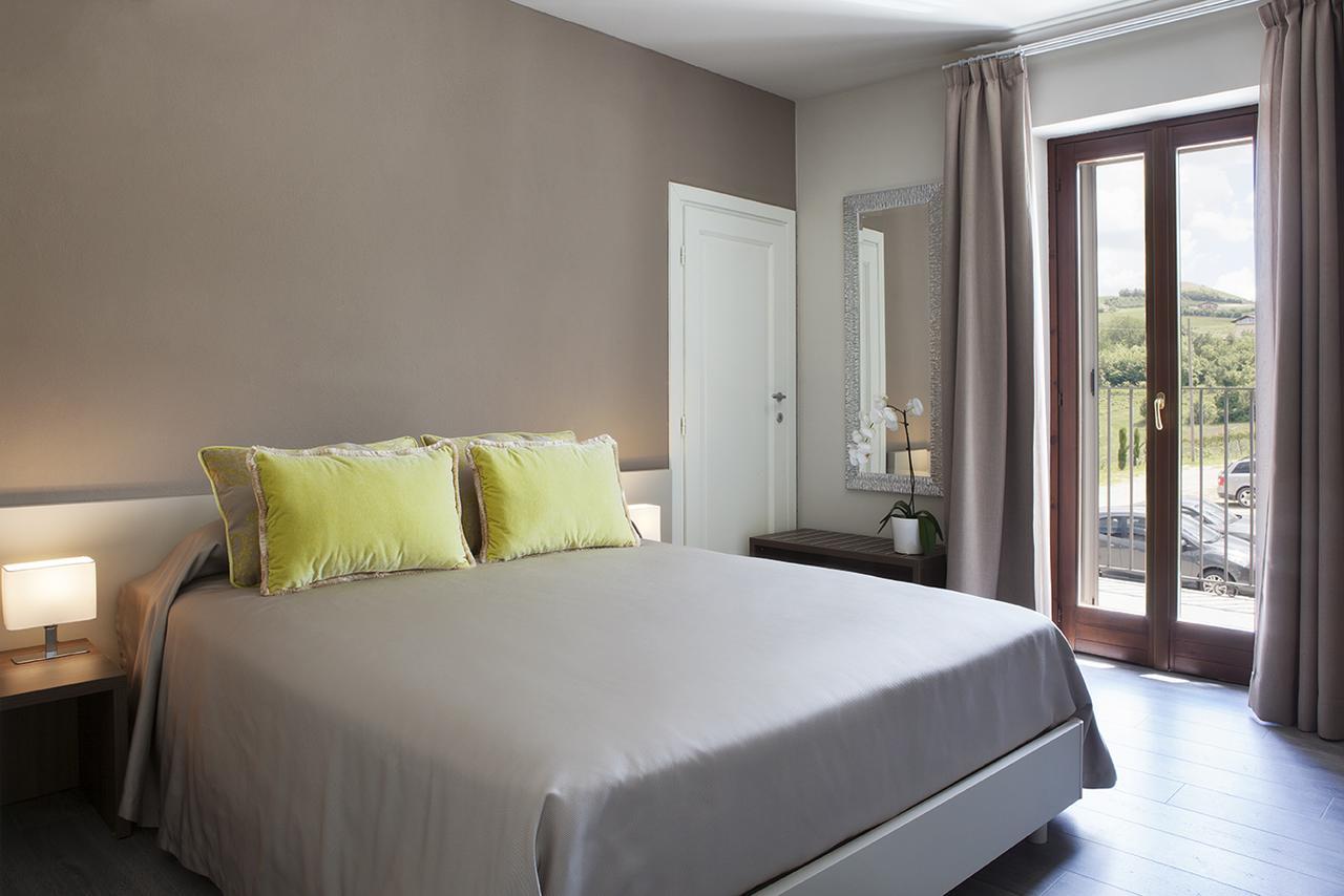 Locanda San Giorgio Neviglie ภายนอก รูปภาพ